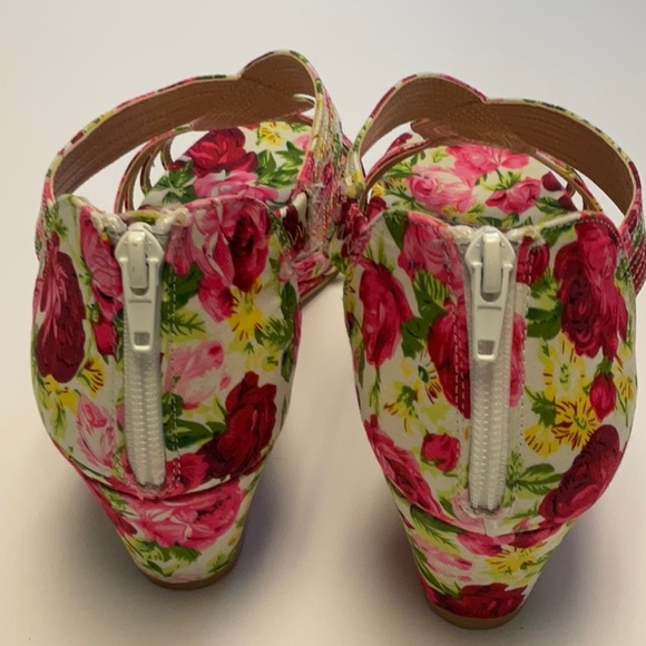 Wedged sandals flowered never worn - Picture 9 of 9